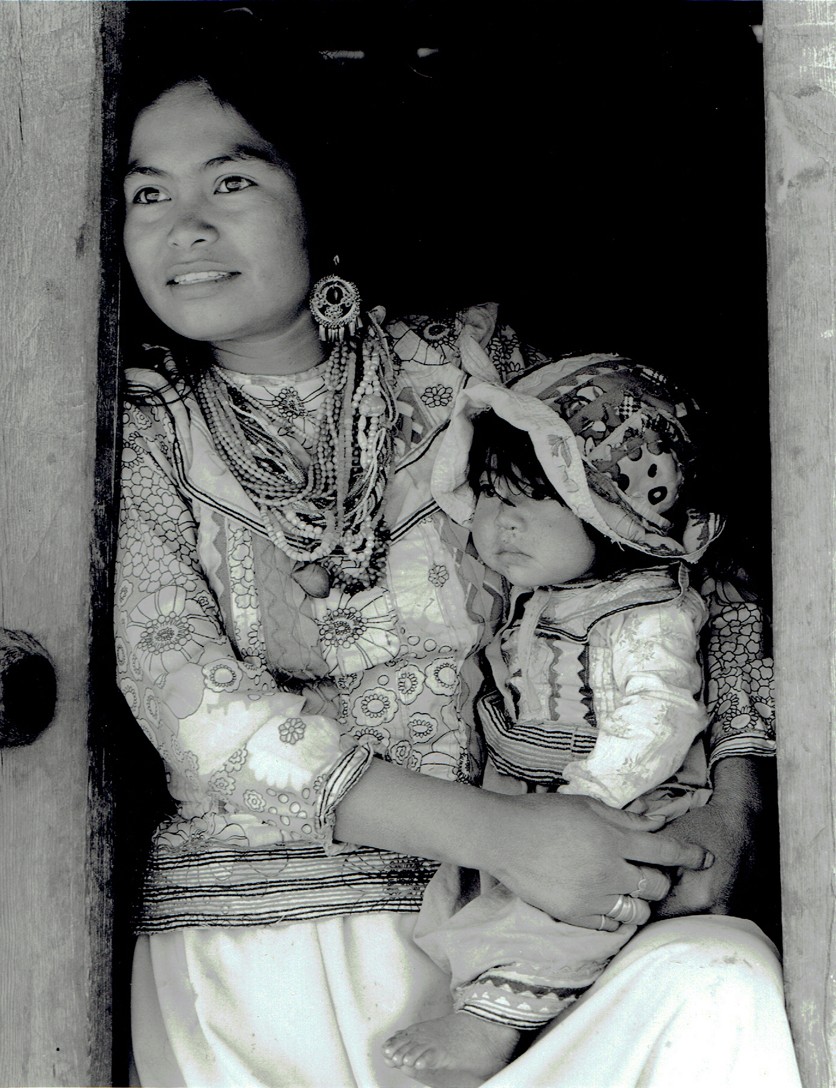 (Mother and Child) de la serie Náyari-Cora