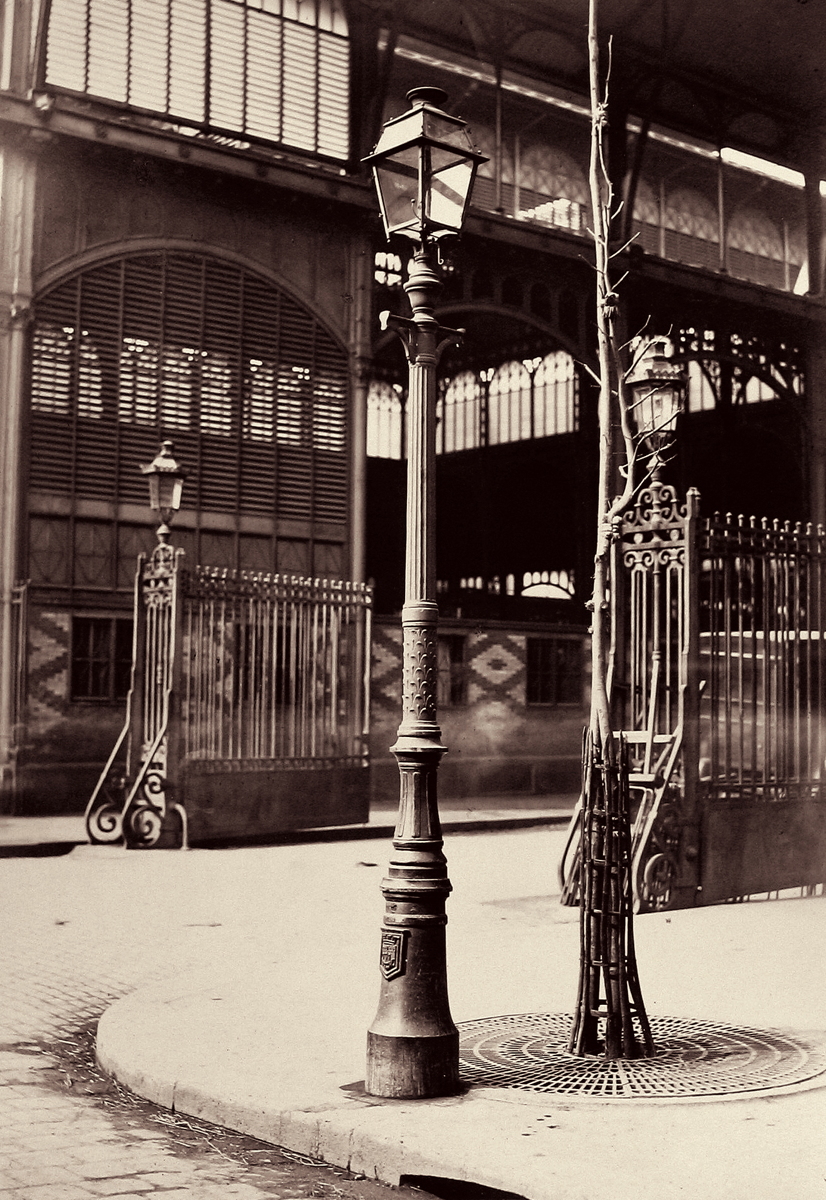 Ancien candélabre des Halles Centrales
