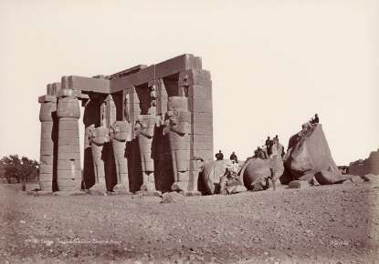 Thebes, Temple de Ramaseum, Colosses de Ramses