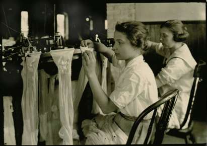 Knitters in Tennessee Knitting Mill