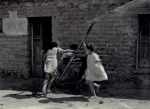 Jugando (Playing)