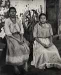 Madre e hija con sus mejoes ropas / Mother and daughter in their best clothes, Janitzio, Michoacan